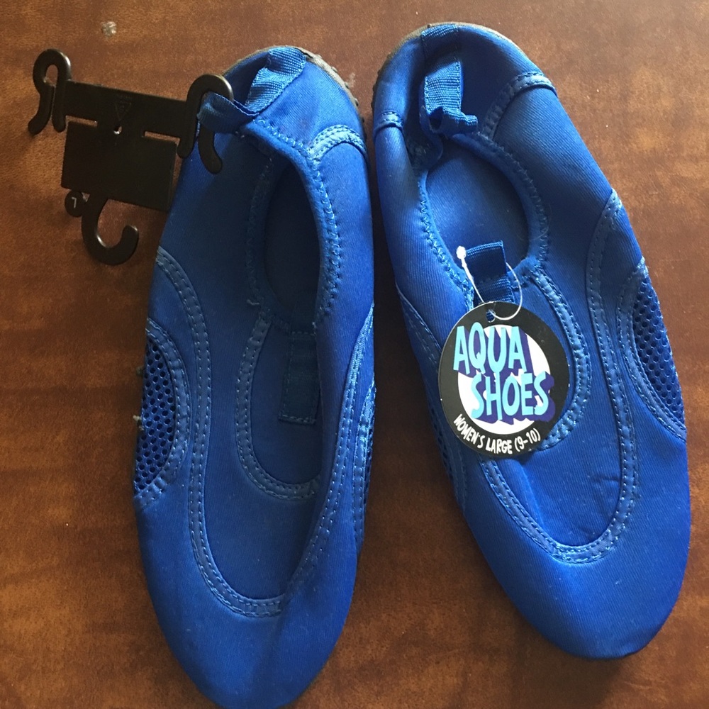 NWT Blue Water Shoes